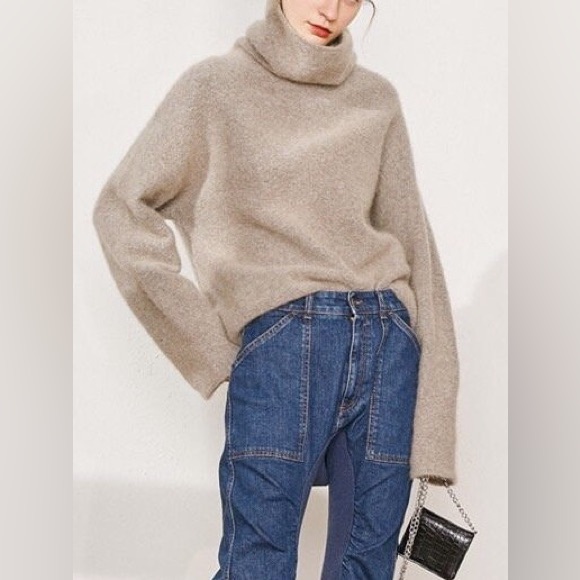 NWT Carra turtleneck sweater - Picture 1 of 8